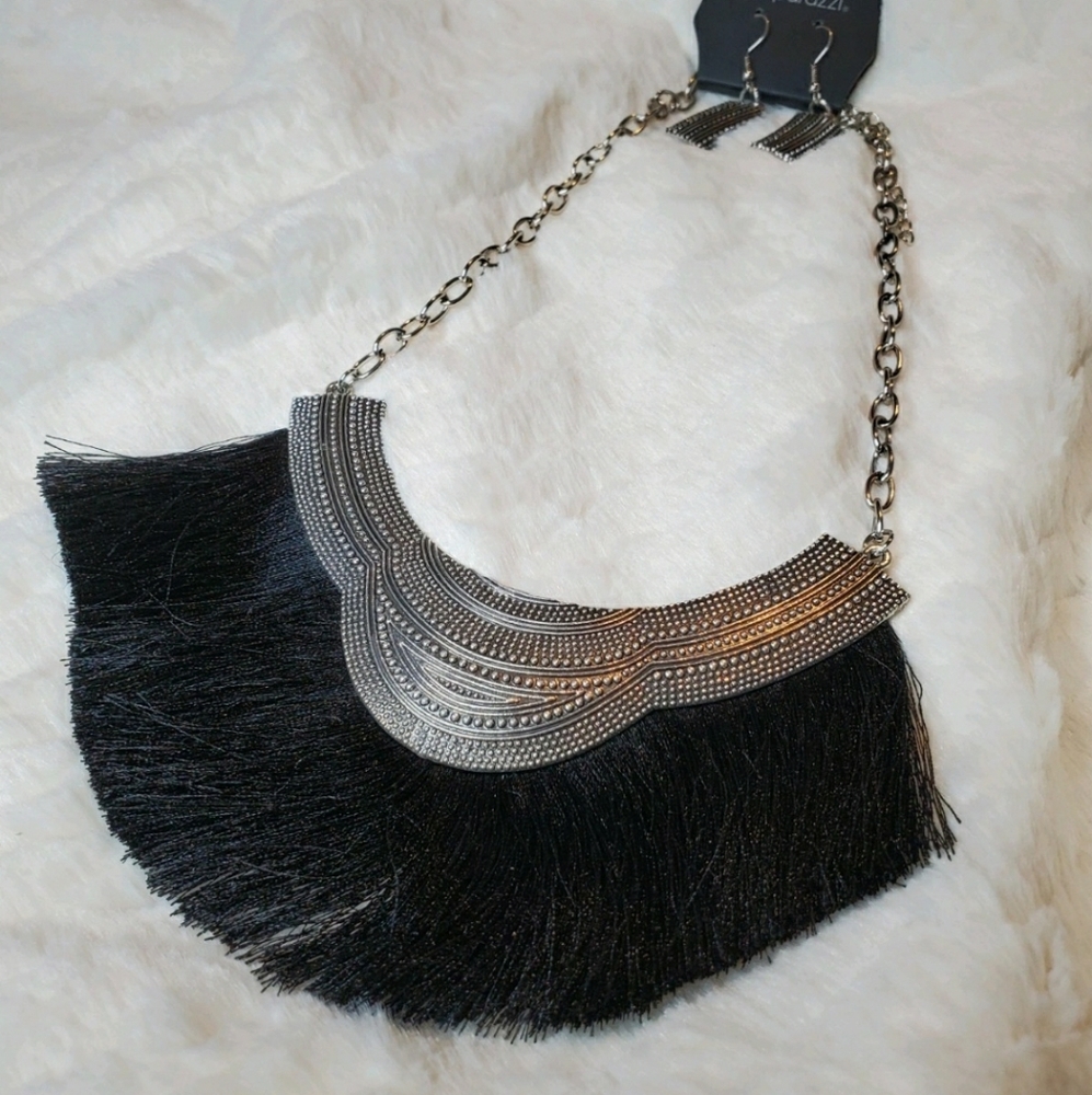 Black Fringe Necklace Set